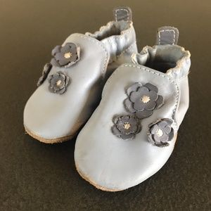 Robeez - first walker / crib shoe - flowers